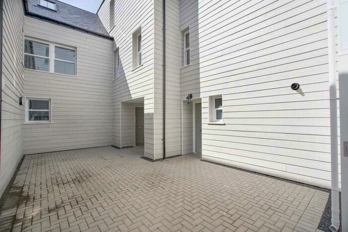 3 Bedroom Town House To Rent In C West Burnside, Dollar, FK14