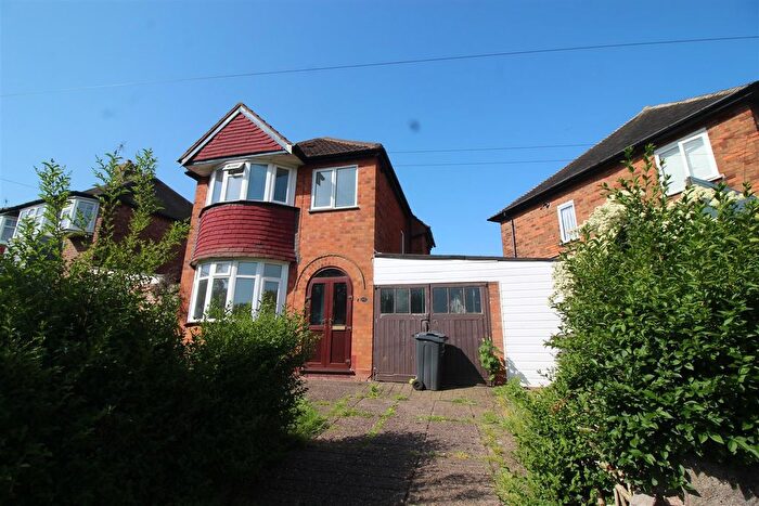 3 Bedroom Detached House For Sale In Clay Lane, Birmingham, B26