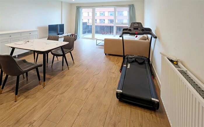 2 Bedroom Apartment To Rent In Frank Searle Passage, London, E17