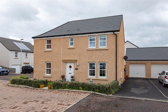 4 Bedroom Detached House For Sale In Knoll Park Place, Galashiels, TD1