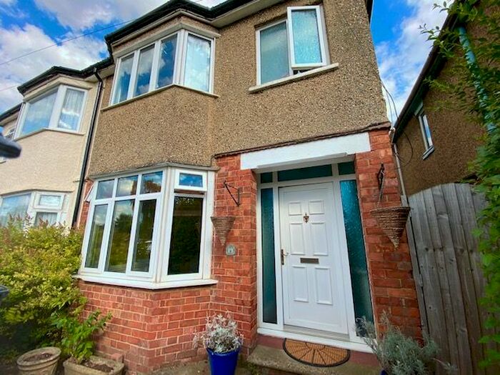 3 Bedroom Property To Rent In Deanshanger Road, Old Stratford, Milton Keynes, MK19