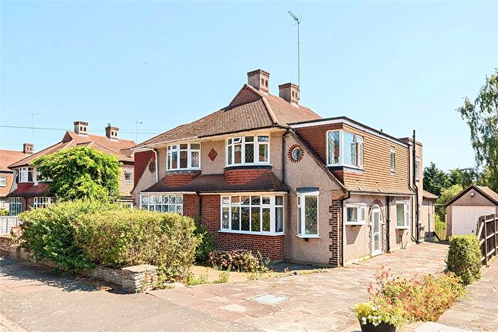 4 Bedroom Semi Detached House For Sale In Courtfield Rise, West Wickham, BR4