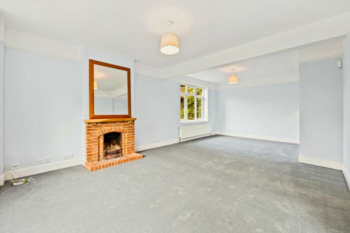 4 Bedroom Detached House To Rent In Ref: Se - Eastbourne Road, South Godstone, RH9