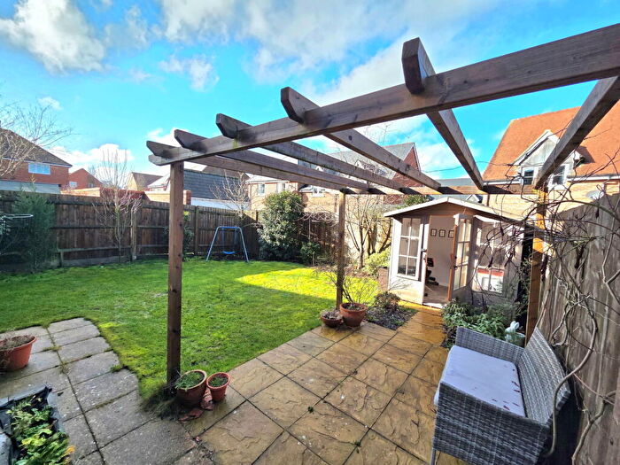 2 Bedroom Semi Detached House For Sale In Fiver Close, Whitchurch, RG28