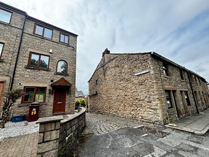 4 Bedroom House To Rent In Guy Street, Padiham, BB12