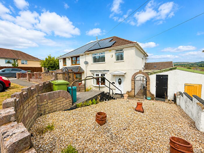3 Bedroom Semi Detached House For Sale In Heol Keir Hardie, Penywaun, Aberdare, Rhondda Cynon Taf, CF44