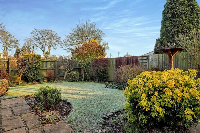 3 Bedroom Bungalow For Sale In Portland Park Close, Hucknall, Nottingham, NG15