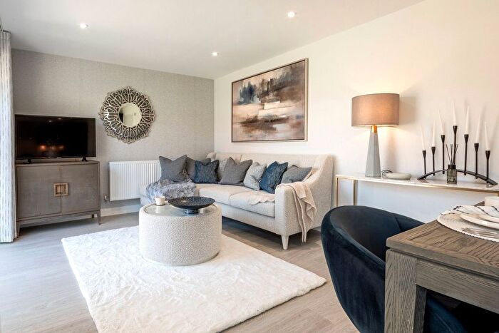 3 Bedroom Semi-detached House For Sale In Frimhurst Grove, Deepcut, Camberley, GU16
