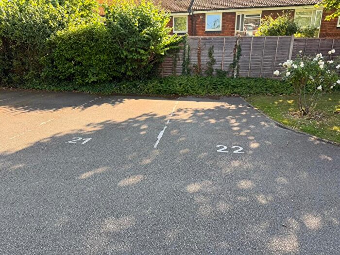 1 Bedroom Flat To Rent In Griffin Court, Griffin Way, Bookham, Leatherhead, KT23