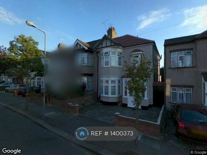 4 Bedroom Terraced House To Rent In Campbell Avenue, Ilford, IG6
