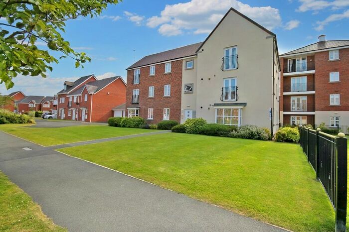 2 Bedroom Flat To Rent In Phoenix Place, Great Sankey, Warrington, WA5