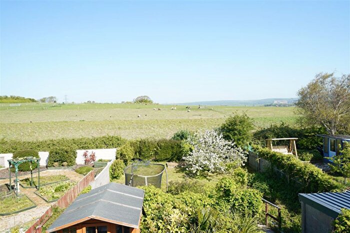 4 Bedroom Detached House For Sale In Grafton Avenue, Weymouth, DT4