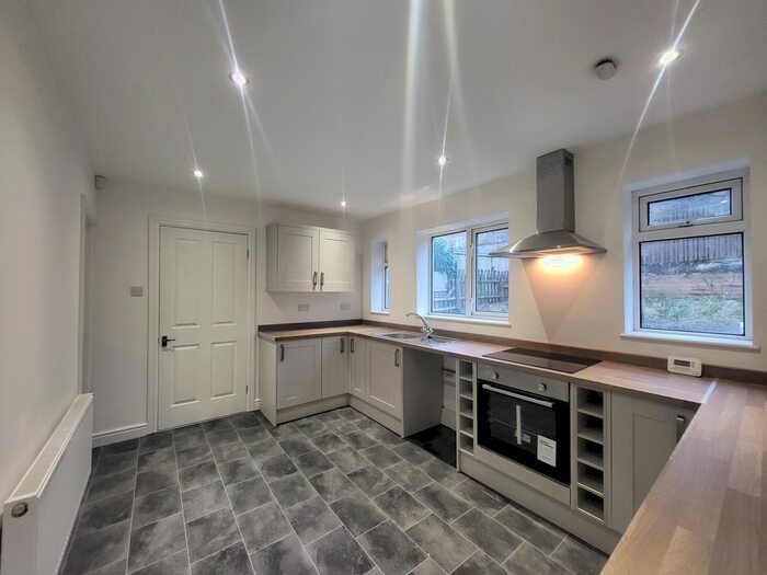 3 Bedroom Terraced House To Rent In Owlet Road, Shipley, BD18