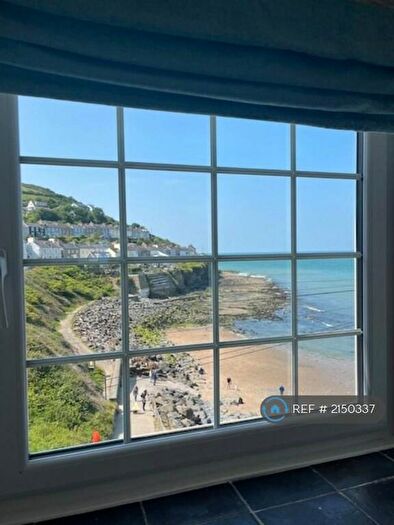 2 Bedroom Flat To Rent In London House, New Quay, SA45