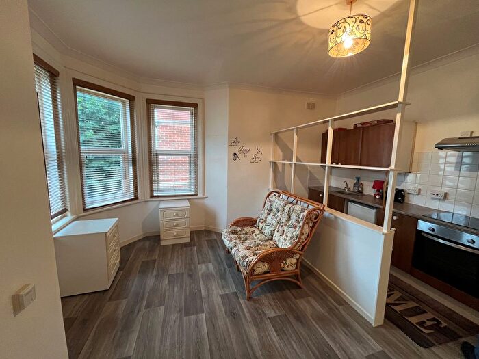 1 Bedroom Flat To Rent In - Aylesbury Road, Bournemouth, BH1