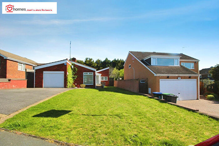 3 Bedroom Detached Bungalow To Rent In Longleat, Great Barr, Birmingham, B43