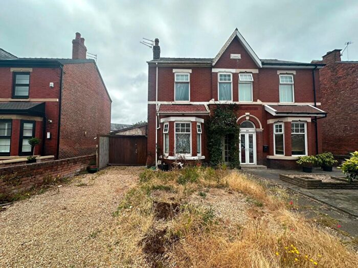 3 Bedroom Semi-Detached House For Sale In Sussex Road, Southport, PR8