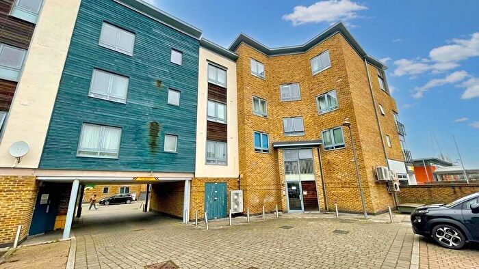 2 Bedroom Apartment To Rent In Quayside Drive, Colchester, Essex, CO2