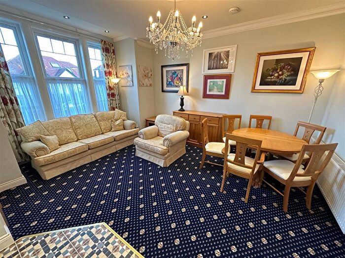 3 Bedroom Flat To Rent In Sunny Gardens Road, London, NW4