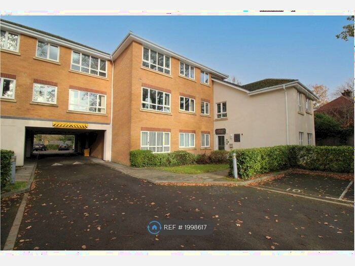 1 Bedroom Flat To Rent In North Road, Crawley, RH10