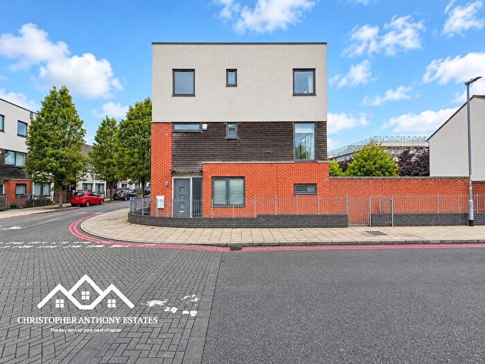 4 Bedroom End Terrace House For Sale In Stanford Road, Colchester, CO4