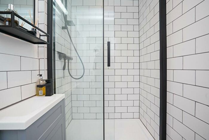 2 Bedroom Duplex For Sale In Leam Terrace, Leamington Spa, CV31