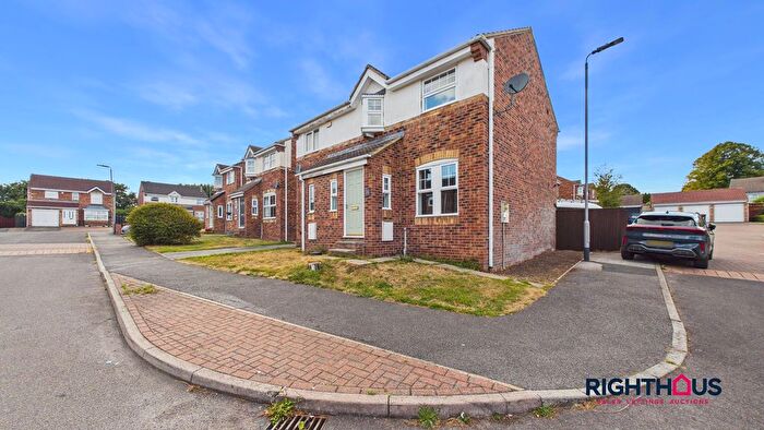3 Bedroom Semi Detached House To Rent In Park Close, Ryhill, WF4