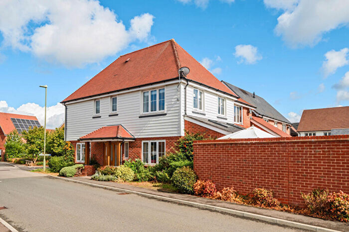 3 Bedroom Semi-Detached House For Sale In Emerald Avenue, Fleet, GU51
