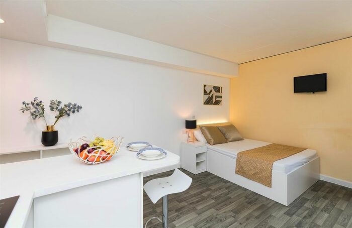 Studio To Rent In St. Anns Road, Holland Park, W11