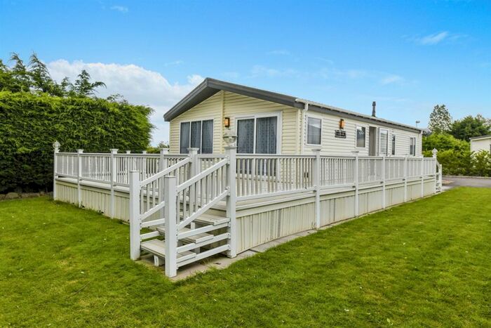 2 Bedroom Park Home For Sale In Burgh Road, Skegness, PE25