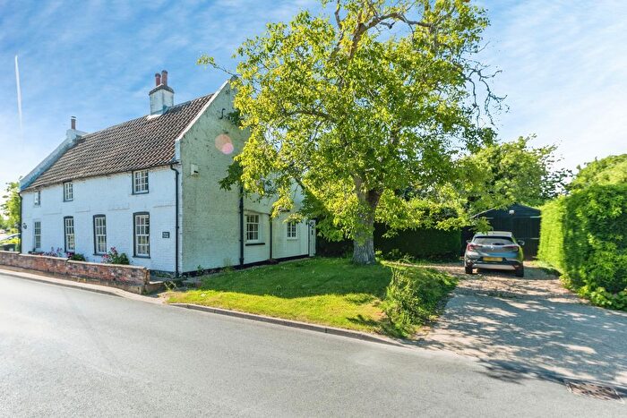 4 Bedroom Semi Detached House For Sale In Ludborough Road, North Thoresby, DN36