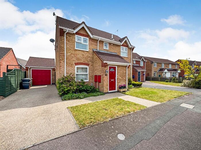 3 Bedroom Detached House For Sale In Applegarth Close, Corby, NN18
