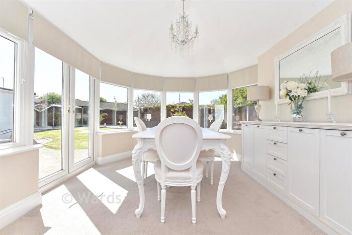 4 Bedroom Detached House For Sale In Bartlett Drive, Whitstable, Kent, CT5