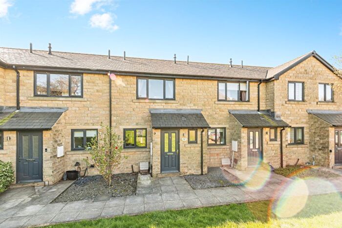 2 Bedroom Terraced House For Sale In Holme View Avenue, Upperthong, Holmfirth, HD9