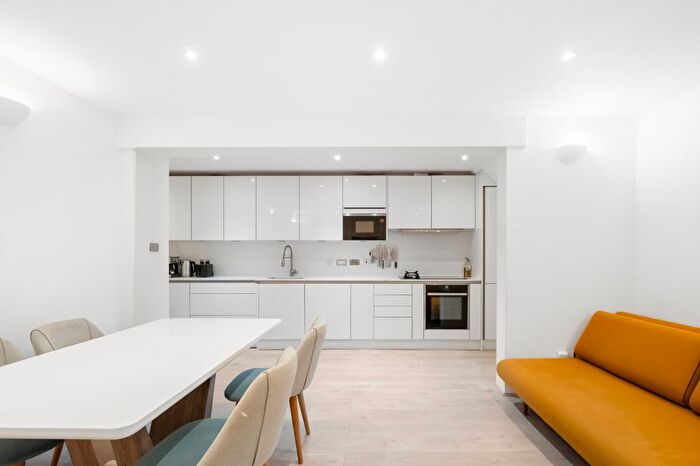 2 Bedroom Flat To Rent In Warwick Road, Earls Court, SW5