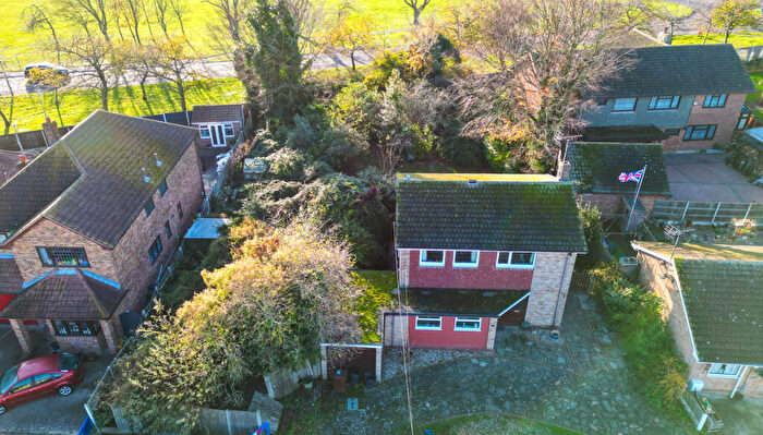 3 Bedroom Detached House For Sale In Hindles Road, Canvey Island, SS8