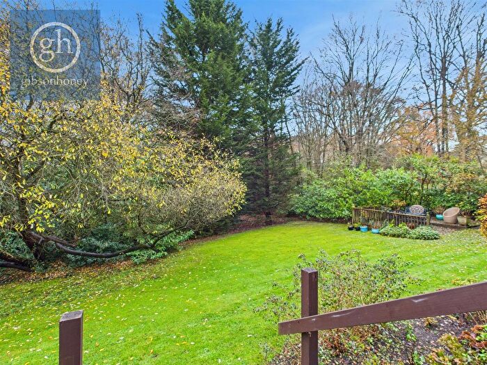 2 Bedroom Flat To Rent In Ducks Hill Road, Northwood, HA6