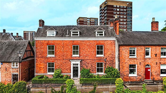 2 Bedroom Flat To Rent In Lady Bank, Tamworth, Staffordshire, B79