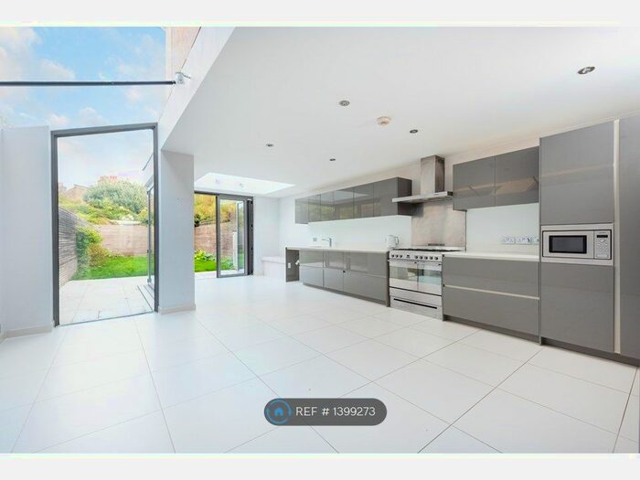 4 Bedroom Terraced House To Rent In Hazelbourne Road, London, SW12