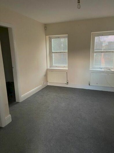 2 Bedroom Flat To Rent In Wellington Road, Edlington, Doncaster, DN12