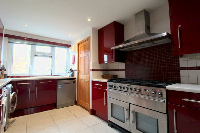 3 Bedroom Terraced House To Rent In Clover Road, Guildford, GU2