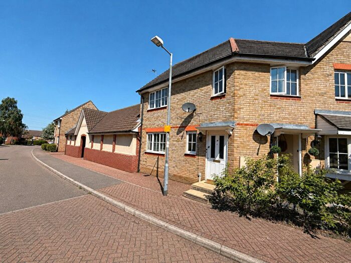 2 Bedroom Maisonette For Sale In Plymouth Road, Chafford Hundred, Grays, Essex, RM16