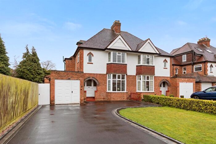 3 Bedroom Semi-Detached House To Rent In Heaton Road, Solihull, B91