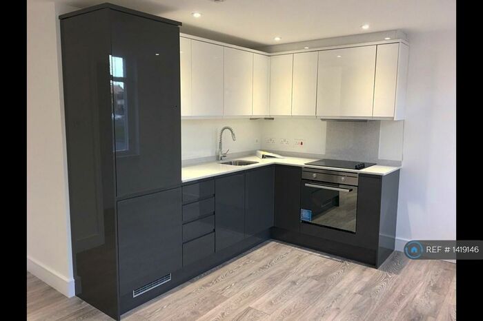 1 Bedroom Flat To Rent In Castle Street, Reading, RG1