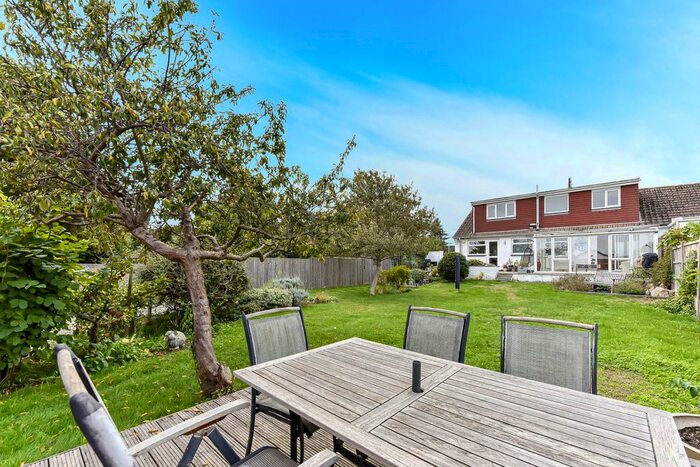 3 Bedroom Semi-Detached Bungalow For Sale In Cooling Street, Cliffe, Kent., ME3