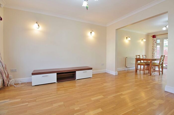 3 Bedroom Detached House To Rent In Elmer Gardens, Isleworth, TW7