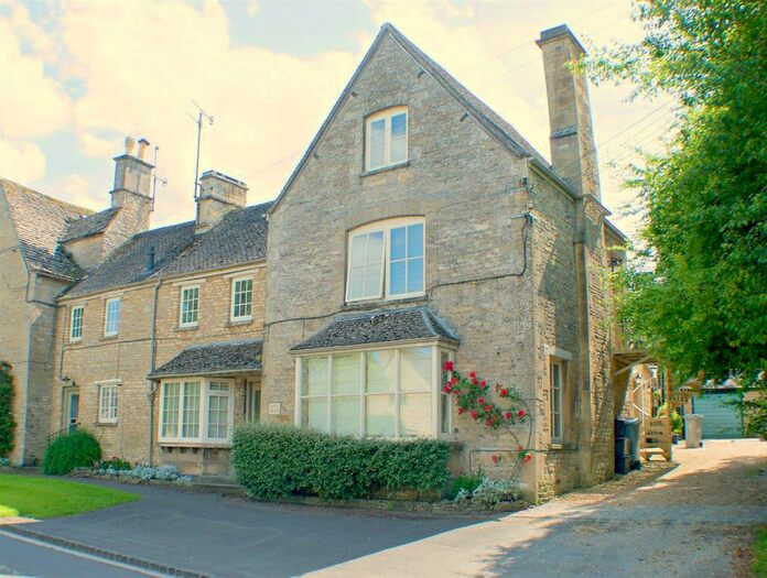 2 Bedroom Flat To Rent In High Street, Shipton-Under-Wychwood, Chipping Norton, OX7