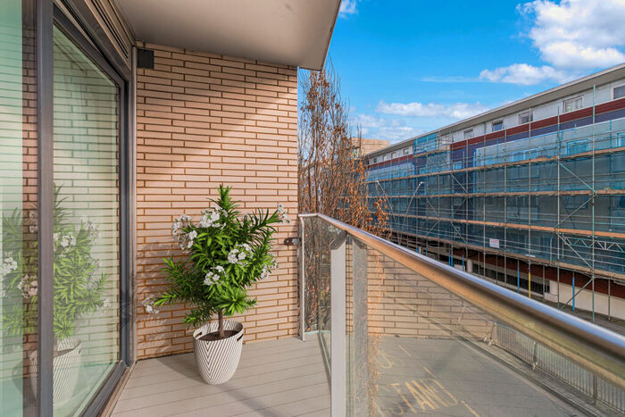 2 Bedroom Apartment To Rent In Station Approach, Epsom, Surrey, KT19