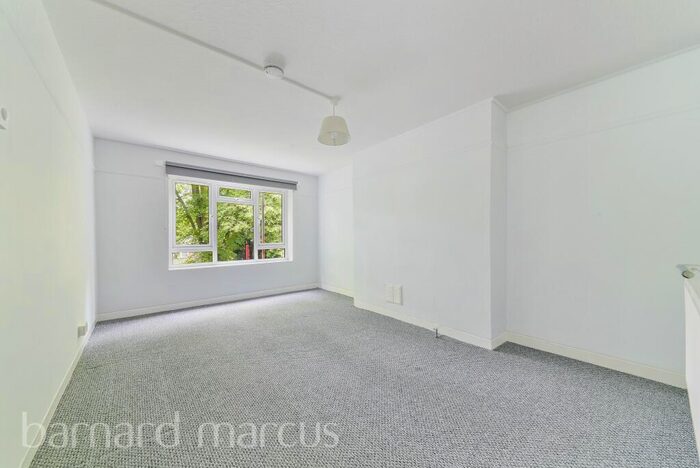 1 Bedroom Flat To Rent In Middle Park Avenue, London, SE9