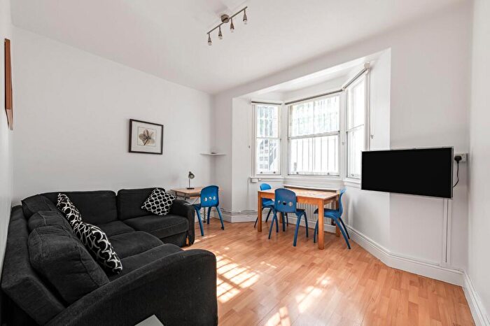 2 Bedroom Flat To Rent In Finborough Road, London, SW10